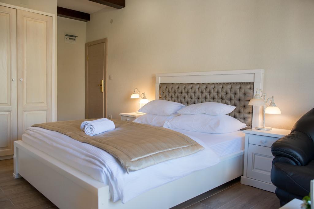 Apartments Marija Risan Chambre photo
