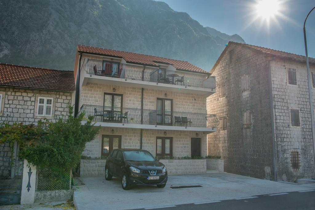 Apartments Marija Risan Extérieur photo
