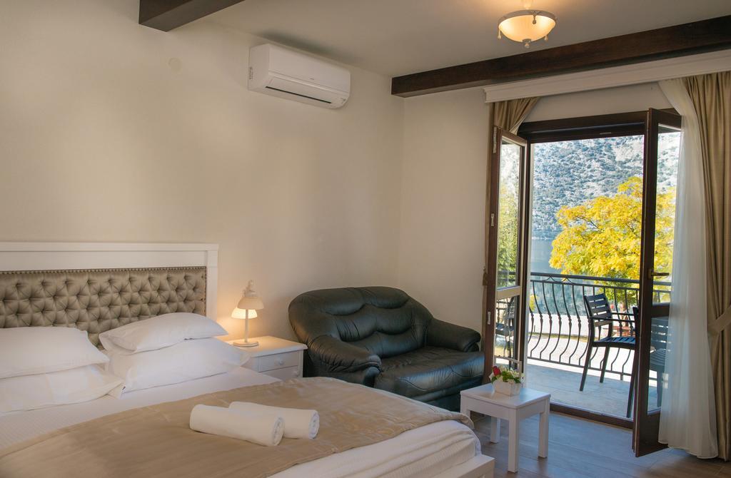 Apartments Marija Risan Chambre photo
