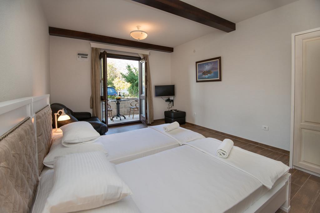 Apartments Marija Risan Chambre photo
