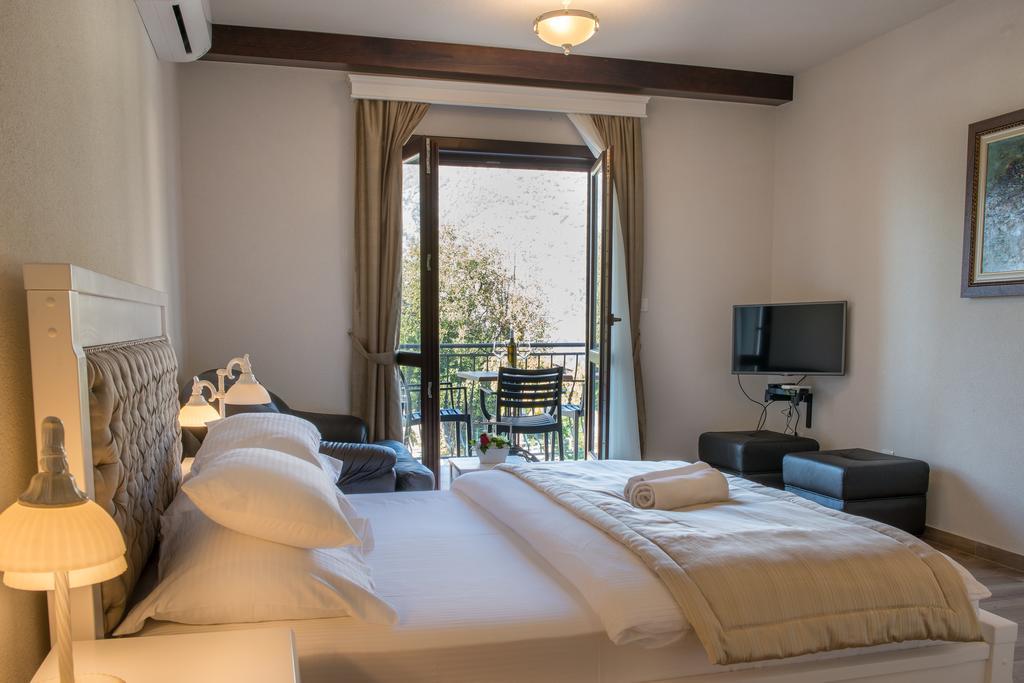 Apartments Marija Risan Chambre photo
